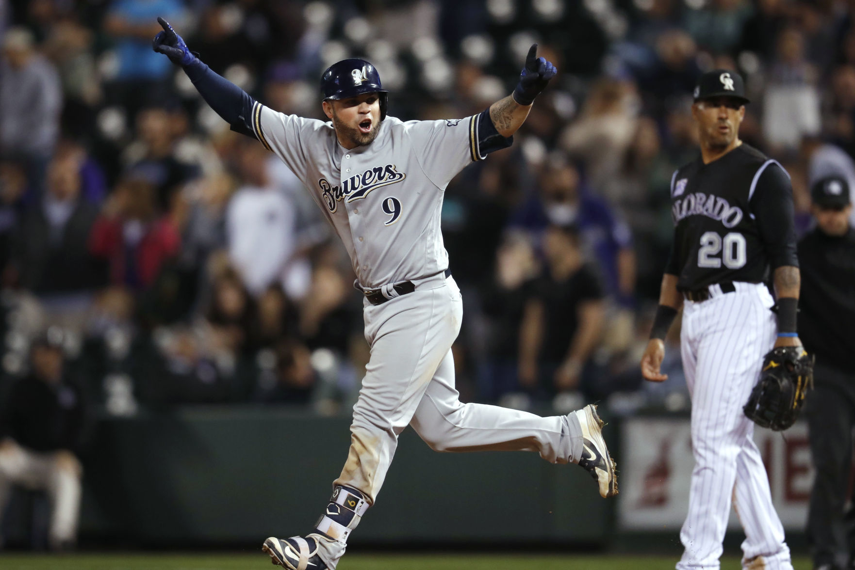 Manny Pina home run
